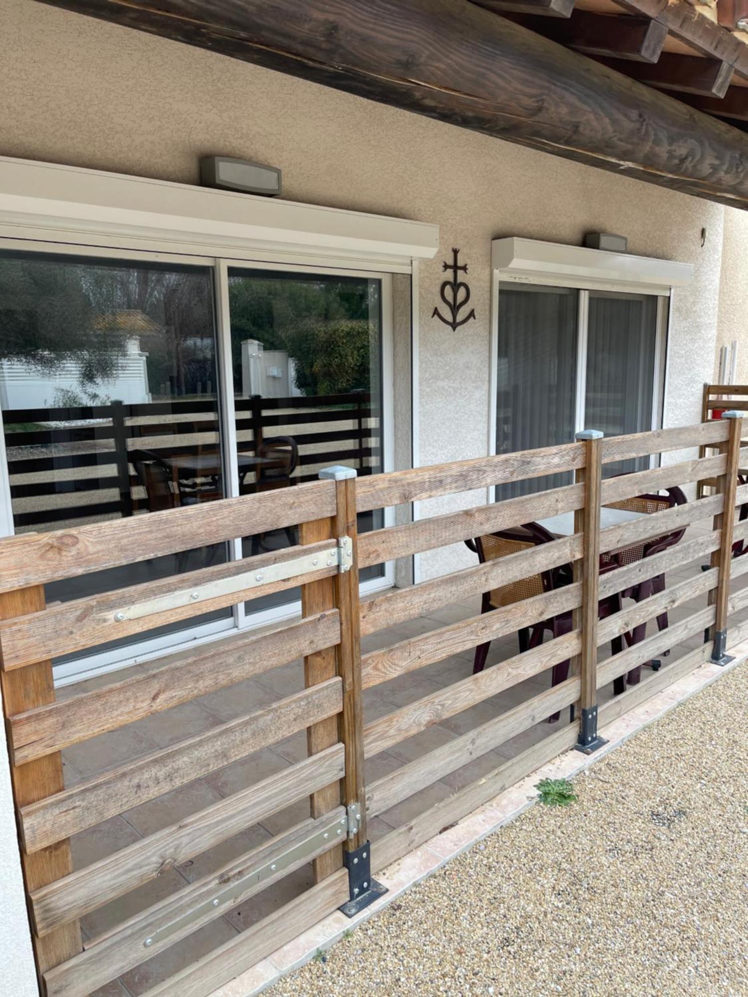Studio 40M2 Avec Terrasse Le Mas De Lauriane Saintes-Maries-de-la-Mer Exterior foto